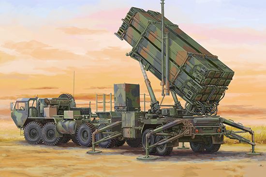 Trumpeter 1/72 Scale M983 HEMTT & M901 Launch Stn Model Kit
