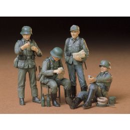 Tamiya 1/35 Scale German Soldiers at Rest Model Kit