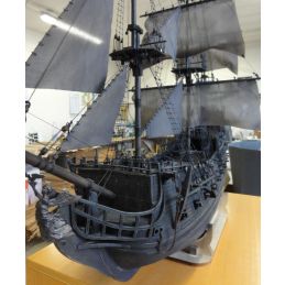 Mantua Models 1/65 Scale Black Pearl Model Kit