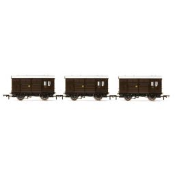 Hornby Horse Boxes, three pack, GWR - Era 3 OO Gauge
