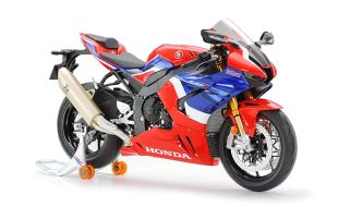 Tamiya 1/12 Scale Honda CBR 1000 RR R Fireblade Motorcycle Model Kit