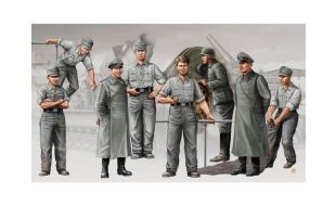 Trumpeter 1/35 Scale Morser Artillery Crew Model Kit