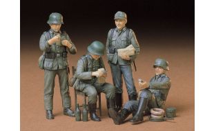 Tamiya 1/35 Scale German Soldiers at Rest Model Kit