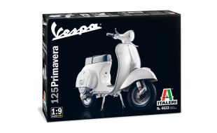 Italeri 1/9 Scale Vespa 125 Primavera Model Kit