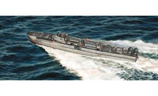 Italeri 1/35 Scale Schnellboot S-26/S-38 Model Kit