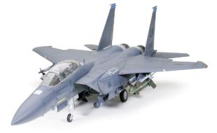 Tamiya 1/32 Scale Boeing F-15E Strike Eagle w/Bunker Buster Model Kit