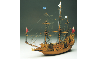 Mantua Models 1/98 Scale La Couronne Model Kit