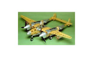 Guillows 1/16 Scale P-38 Lightning Balsa Model Kit