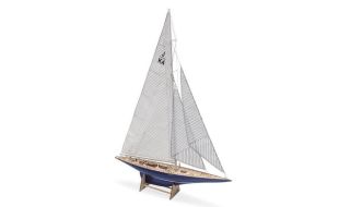 Amati 1/80 Scale Endeavour with Polystyrene Hull Model Kit