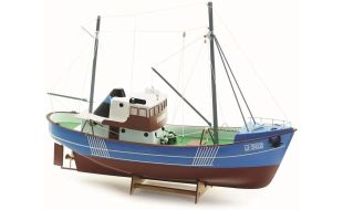 Billing Boats 1/60 Scale Progress Plastic Hull Model Kit