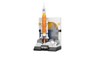 CaDa SLS Artemis Rocket Model Kit