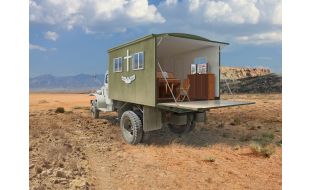 ICM 1/35 Scale WWII British Army Mobile Chapel with Accessories Model Kit