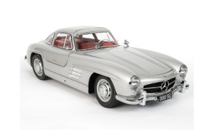 IXO 1/8 Scale Mercedes 300 SL Silver Model Kit