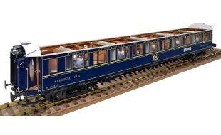 Amati 1/32 Scale Orient Express Sleeping Car Model Kit