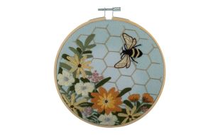 Trimits Bee Embroidery Hoop Kit
