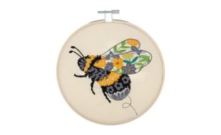 Trimits Floral Bee Embroidery Hoop Kit