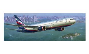 Zvezda 1/144 Scale Boeing 767-300 Model Kit